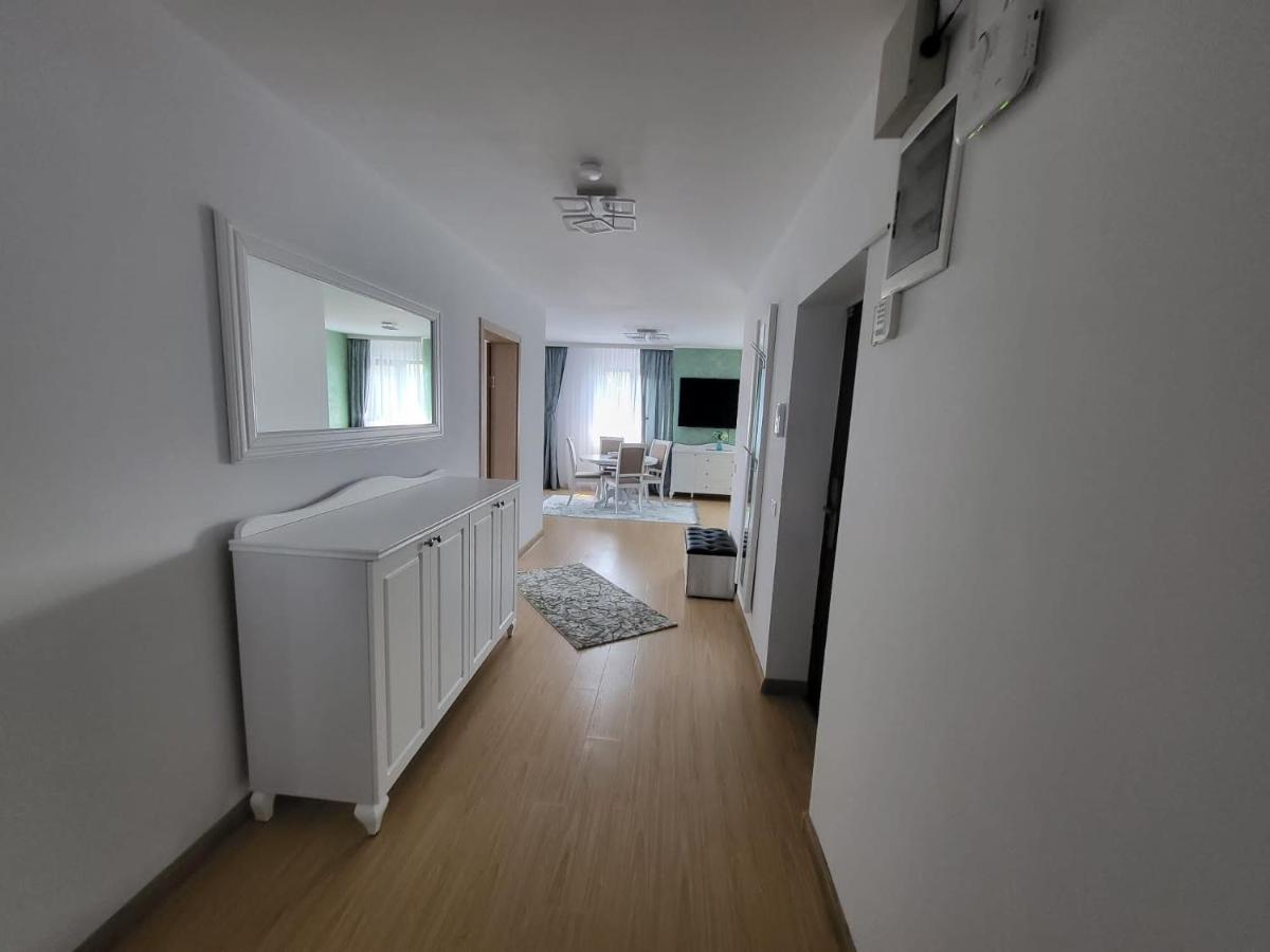 Bibis Apartments Nehoiu Kültér fotó